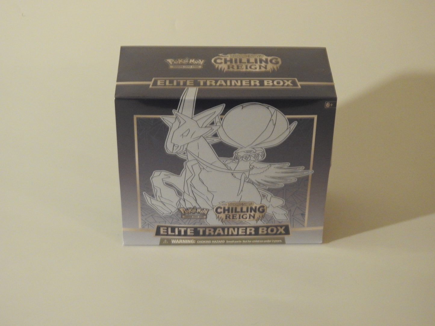 Chilling Reign (Ice Rider Calyrex) Elite Trainer Box